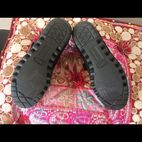 COPY - Munro black suede shoes 5.5 - Picture 6 of 8